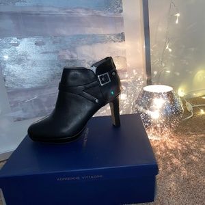ADRIENNE VITTADINI PLATFORM BOOTIE (BRAND NEW)